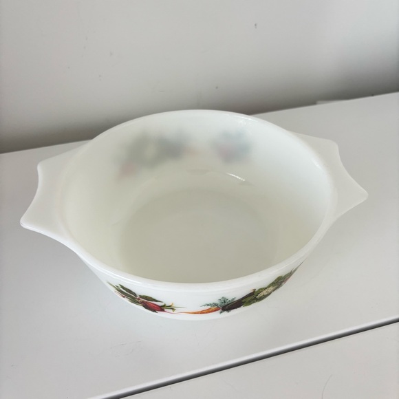 VINTAGE PYREX England White Milk Glass Casserole Bowl dish Tuscany Market Garden - Picture 2 of 14